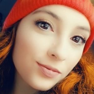 I'm will be selling Dresses, Blouse, Purses, Pants